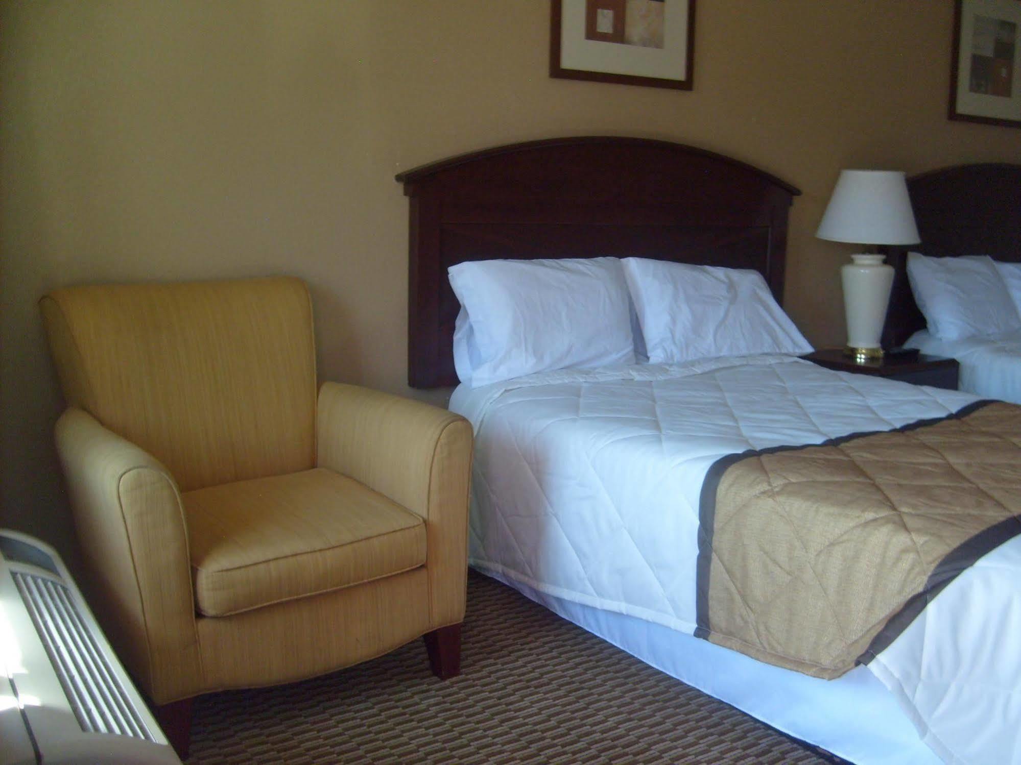 Express Inn Thomson Bagian luar foto