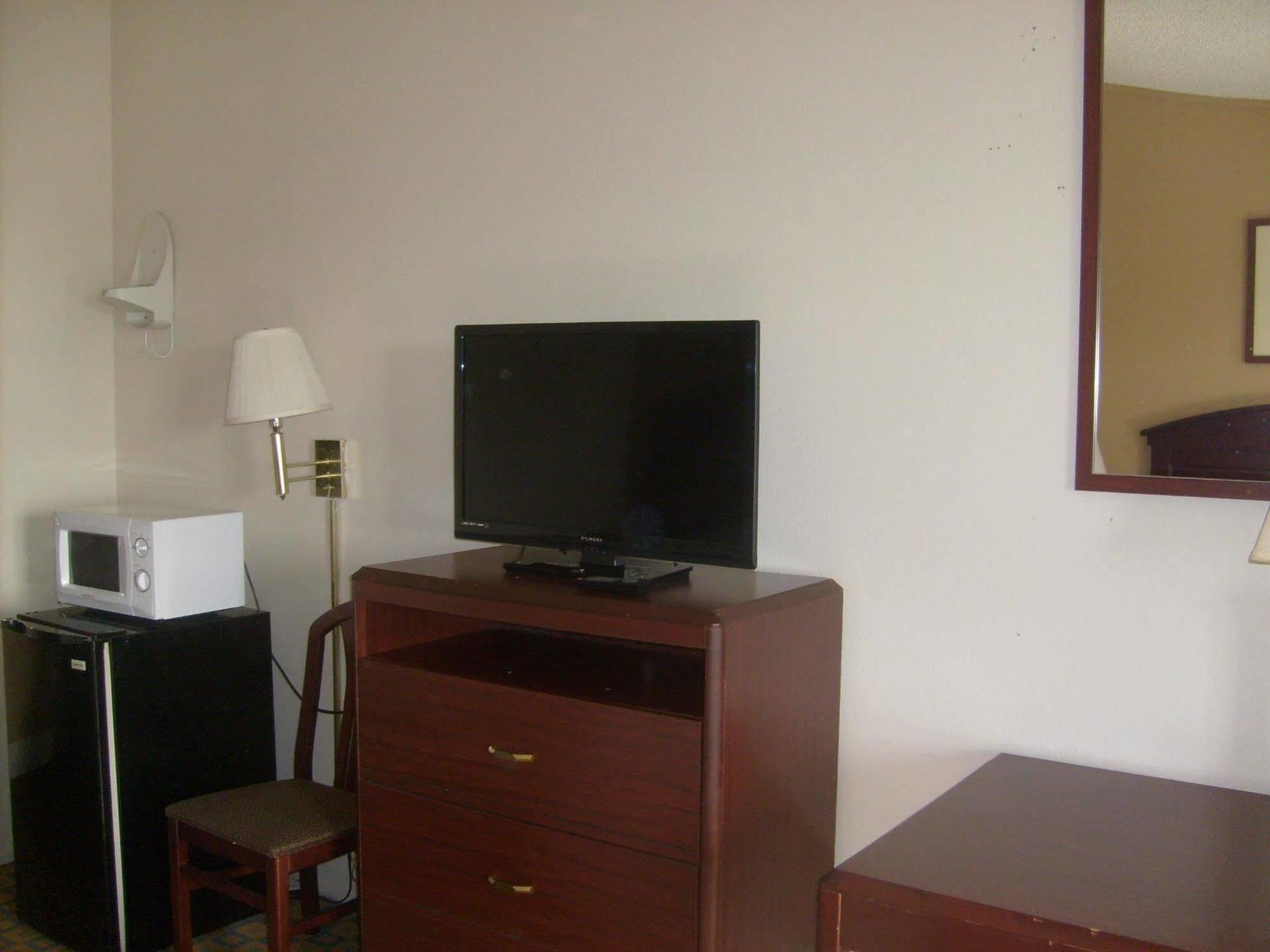 Express Inn Thomson Bagian luar foto